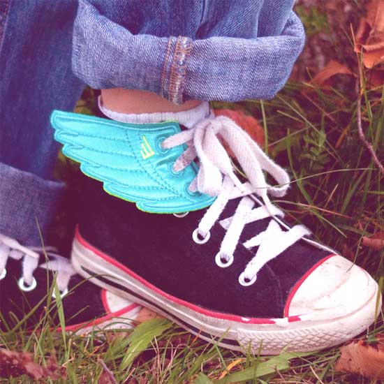 Shoe with wing
